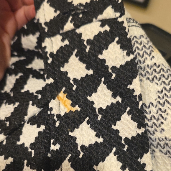 Chic Black and White Women's Blazer - Picture 5 of 6